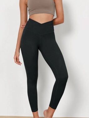 NWT ODODOS Women's Cross Waist Yoga Leggings with Inner Pocket in Black.